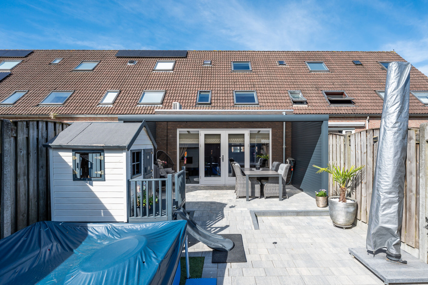 Tussenwoning te koop: Twentehof 57, Helmond