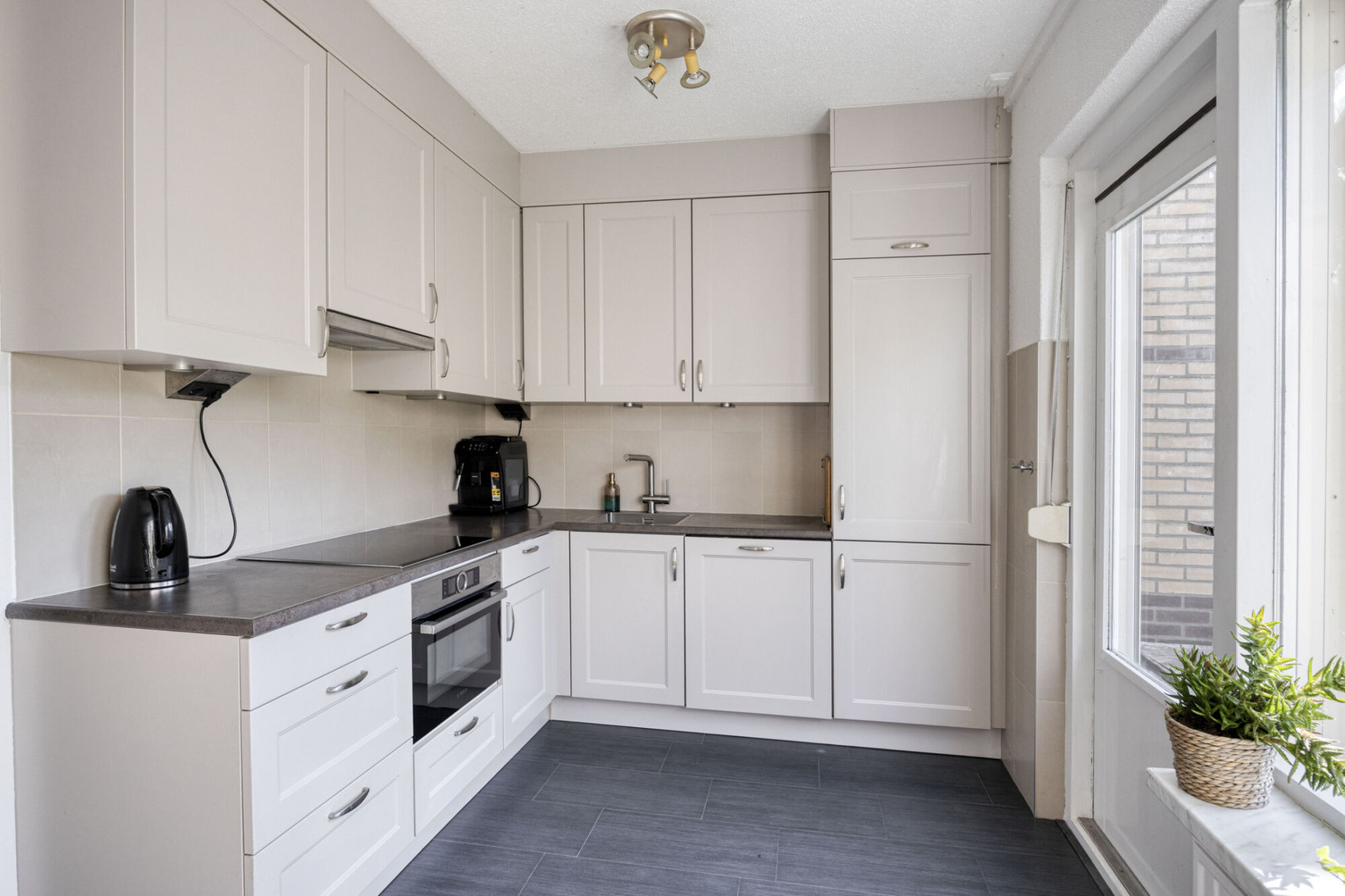 Tussenwoning te koop: Gooisehof 76, Helmond