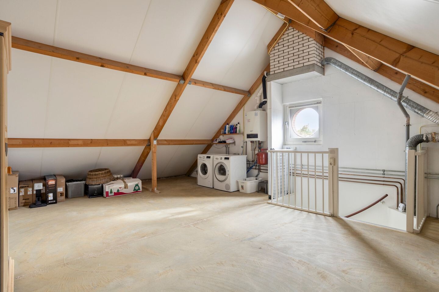 Tussenwoning te koop: Middachtendreef 10, Helmond