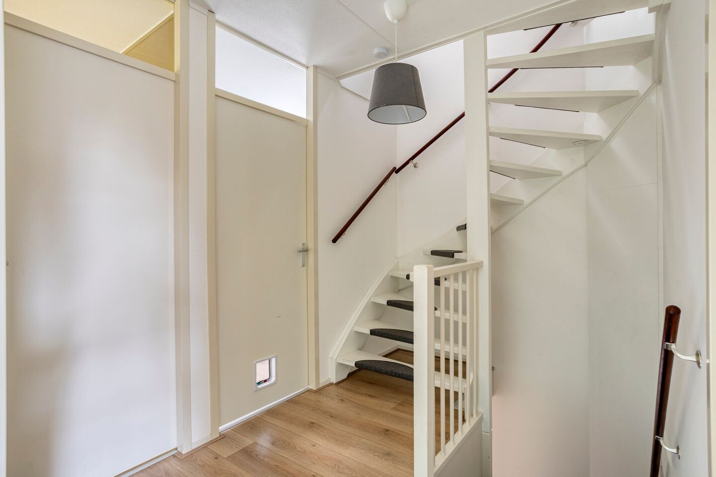 Tussenwoning te koop: Middachtendreef 10, Helmond