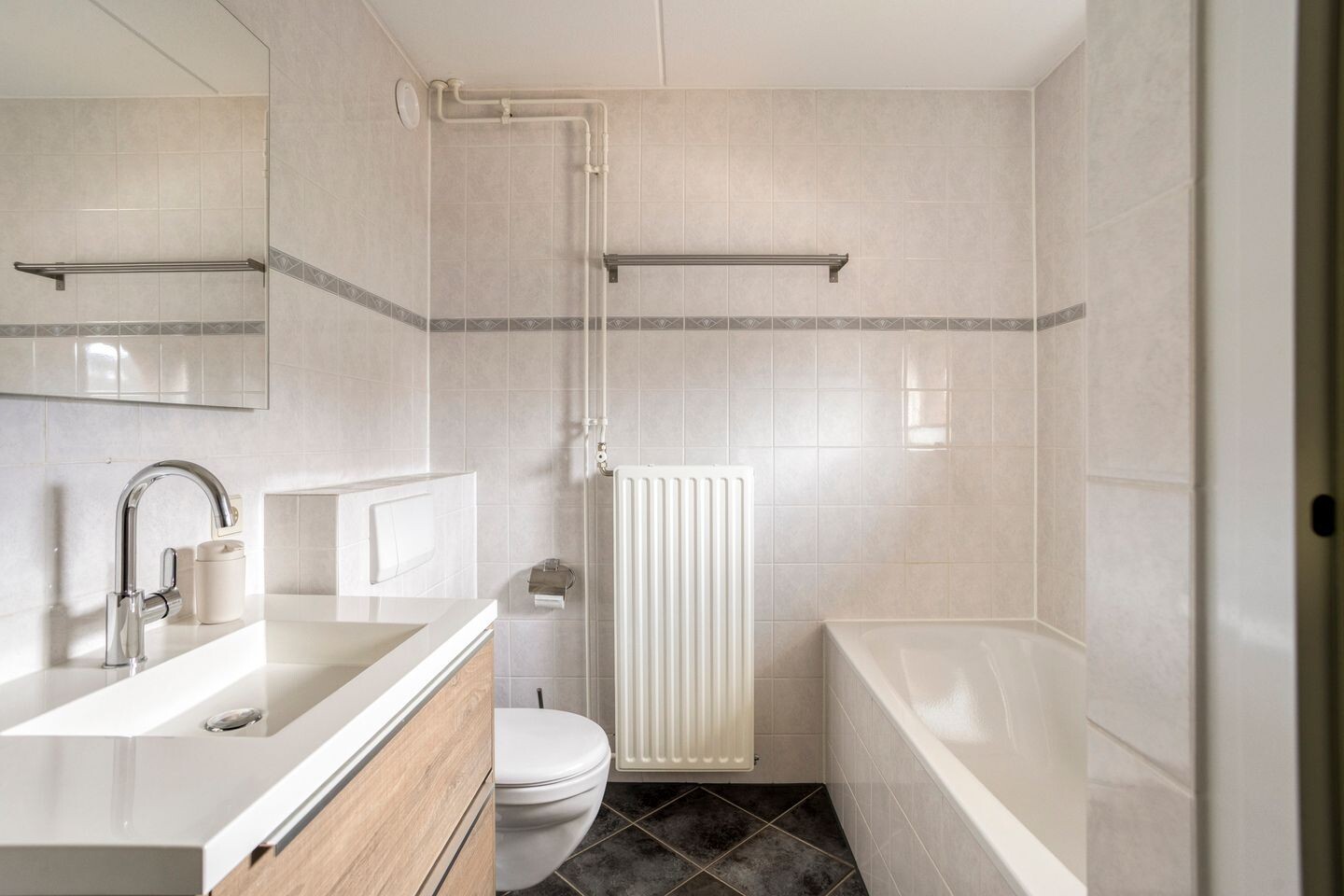 Tussenwoning te koop: Middachtendreef 10, Helmond