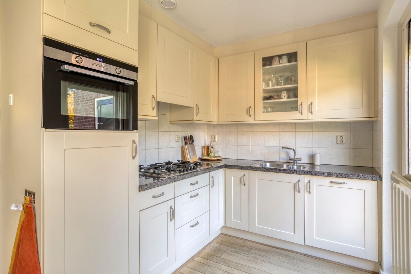 Tussenwoning te koop: Middachtendreef 10, Helmond