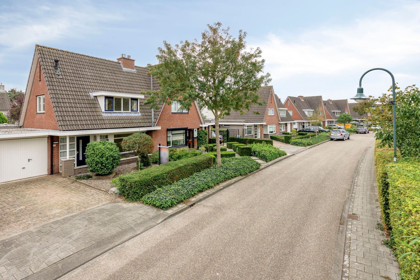 Tussenwoning te koop: Rhulenhofweide 48, Helmond