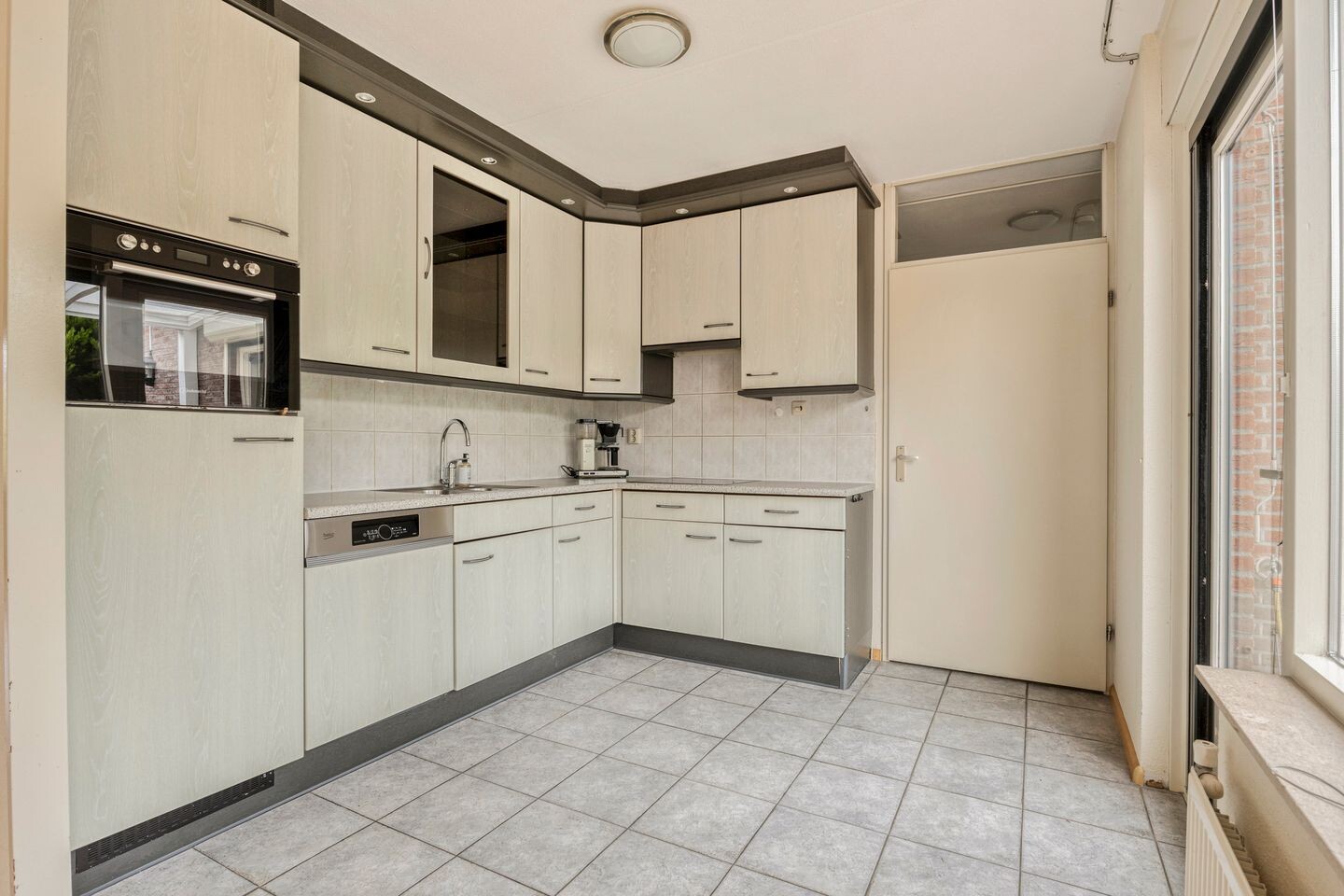 Tussenwoning te koop: Rhulenhofweide 48, Helmond