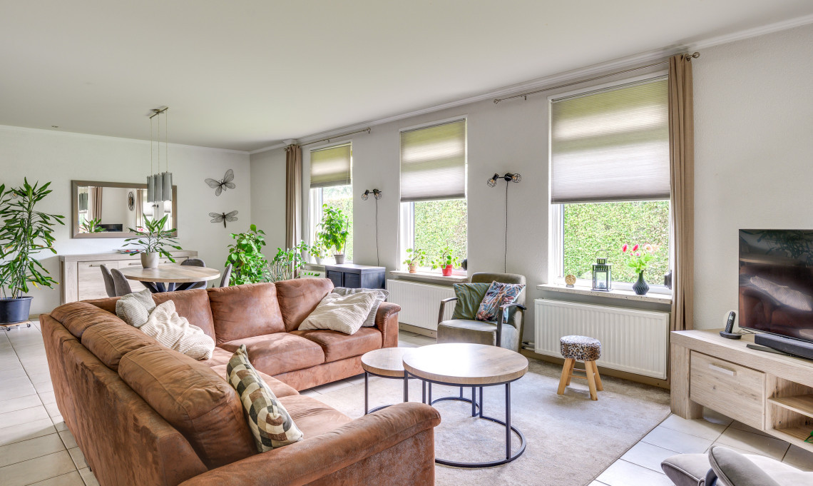 Twee-onder-één-kap te koop: Kanaaldijk-zuid 69, Someren