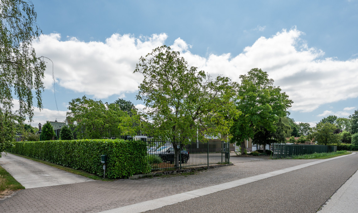 Twee-onder-één-kap te koop: Kanaaldijk-zuid 69, Someren