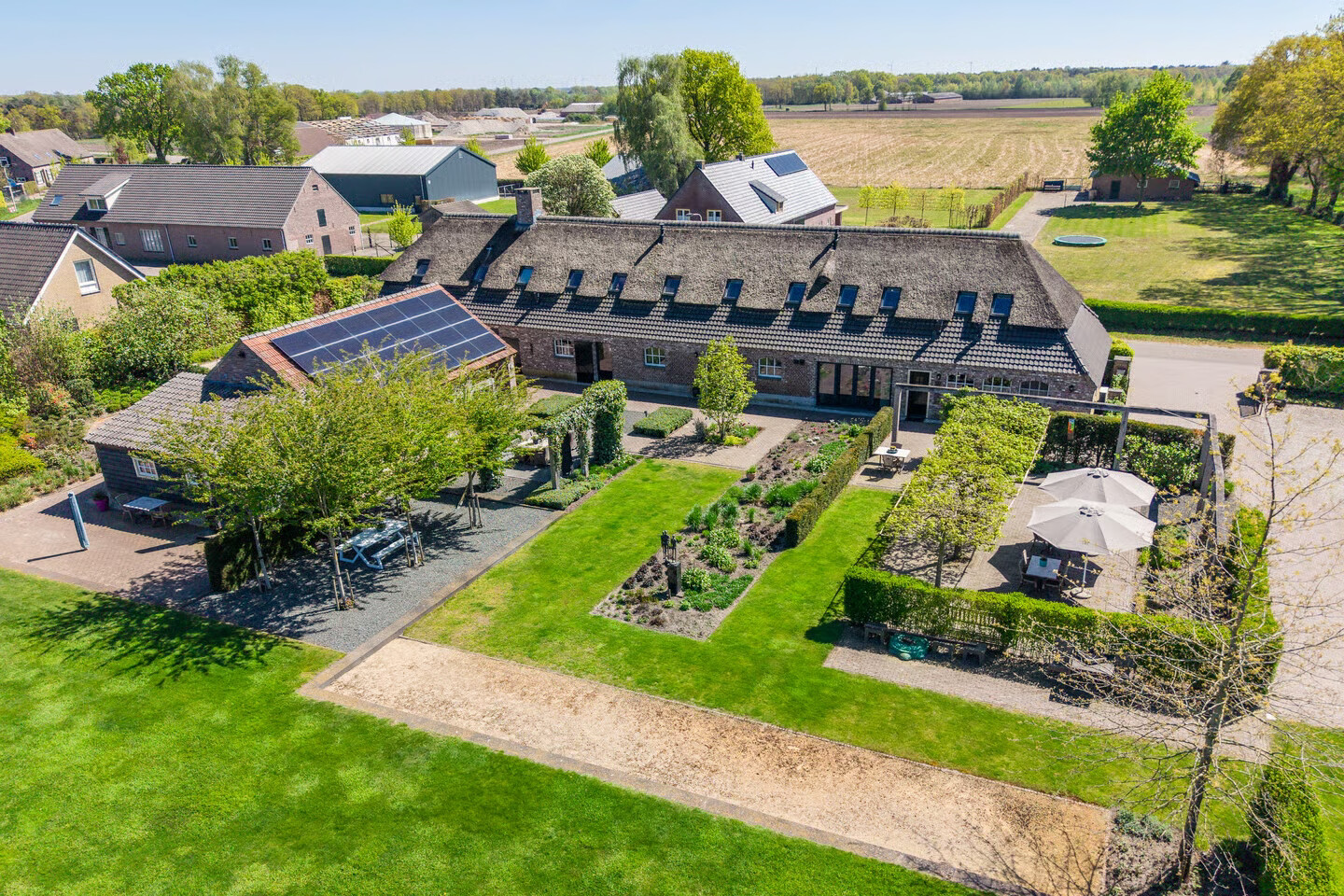 Vrijstaande woning te koop: Behelp 2A, Heusden