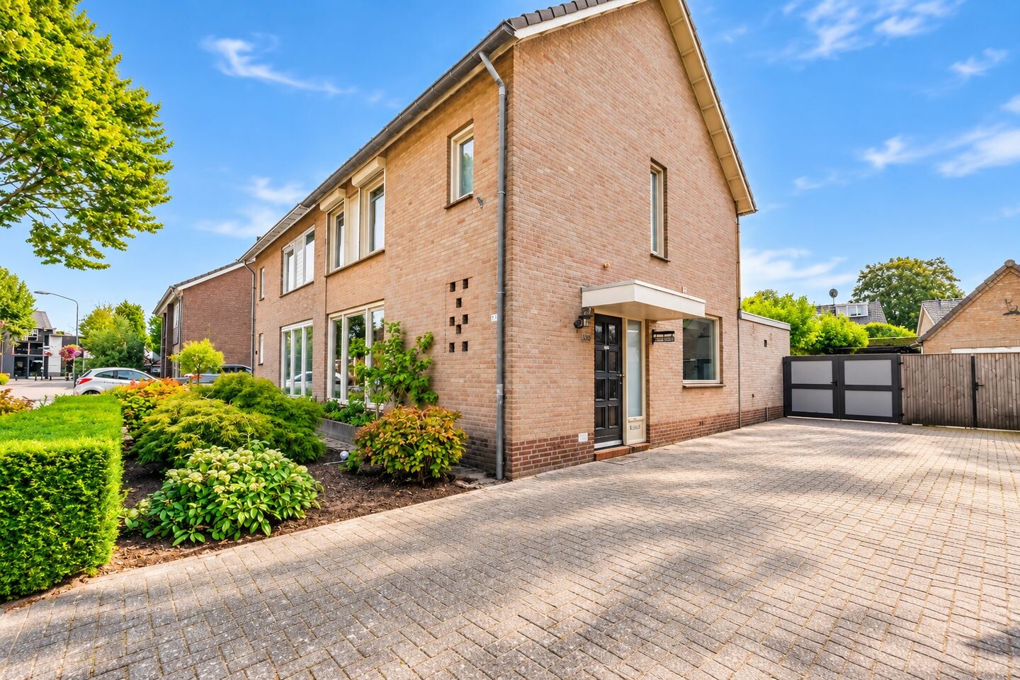 Twee-onder-één-kap te koop: Dorpsstraat 108, Mierlo