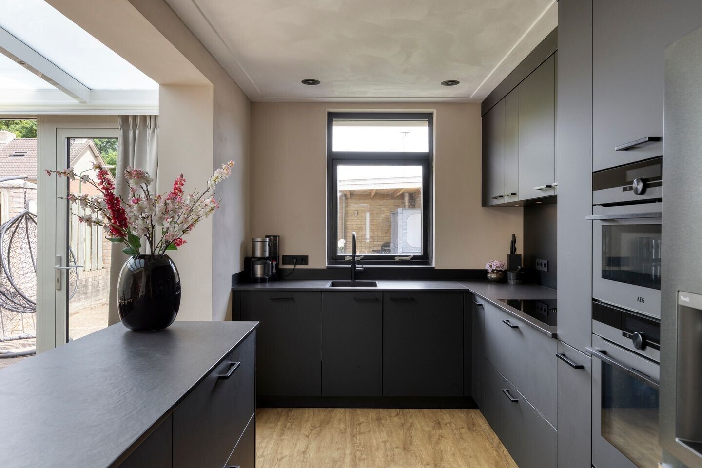Tussenwoning te koop: Otterweg 28, Beek En Donk