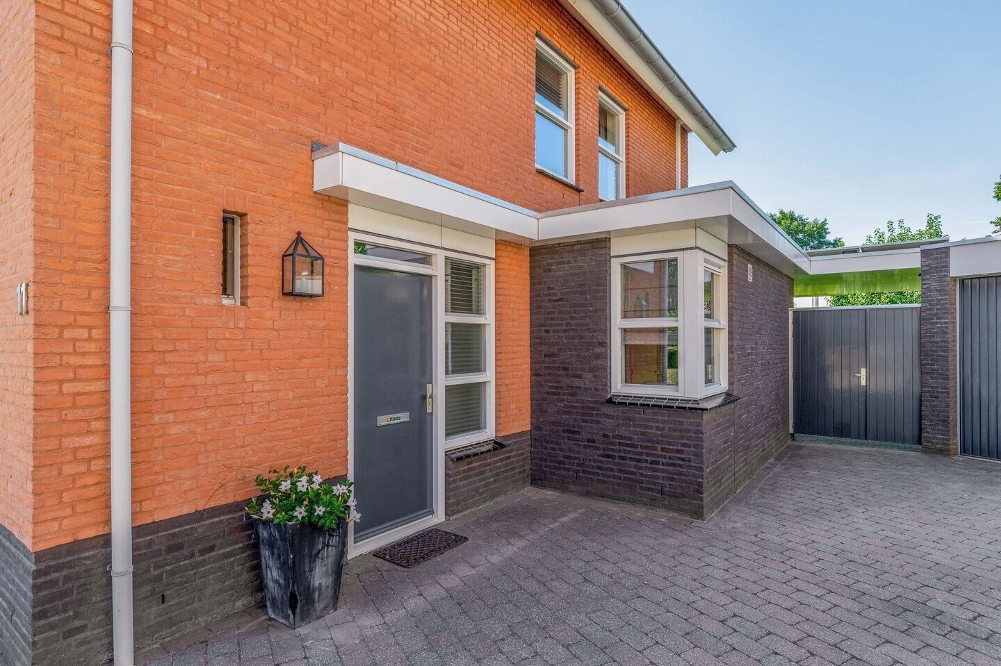 Twee-onder-één-kap te koop: Hofstede 11, Deurne