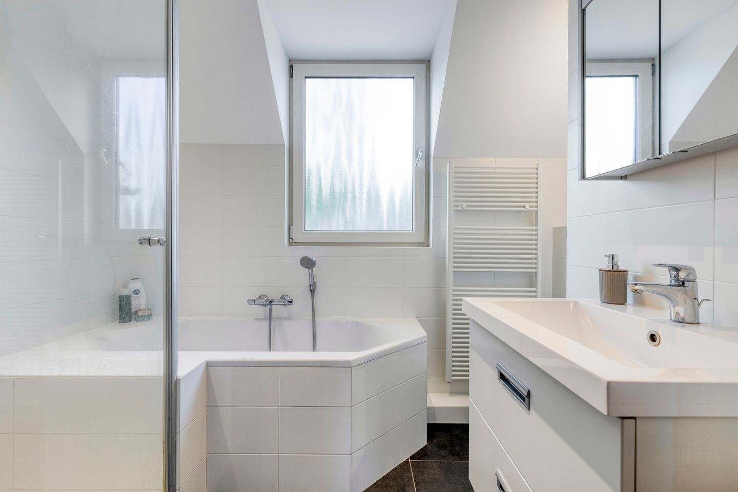 Tussenwoning te koop: Bellemakersstraat 14, De Rips