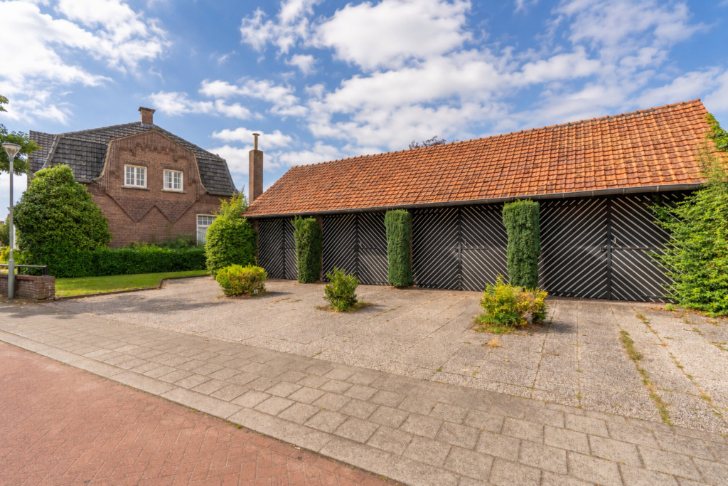 Vrijstaande woning te koop: Stationsweg 27, Venray