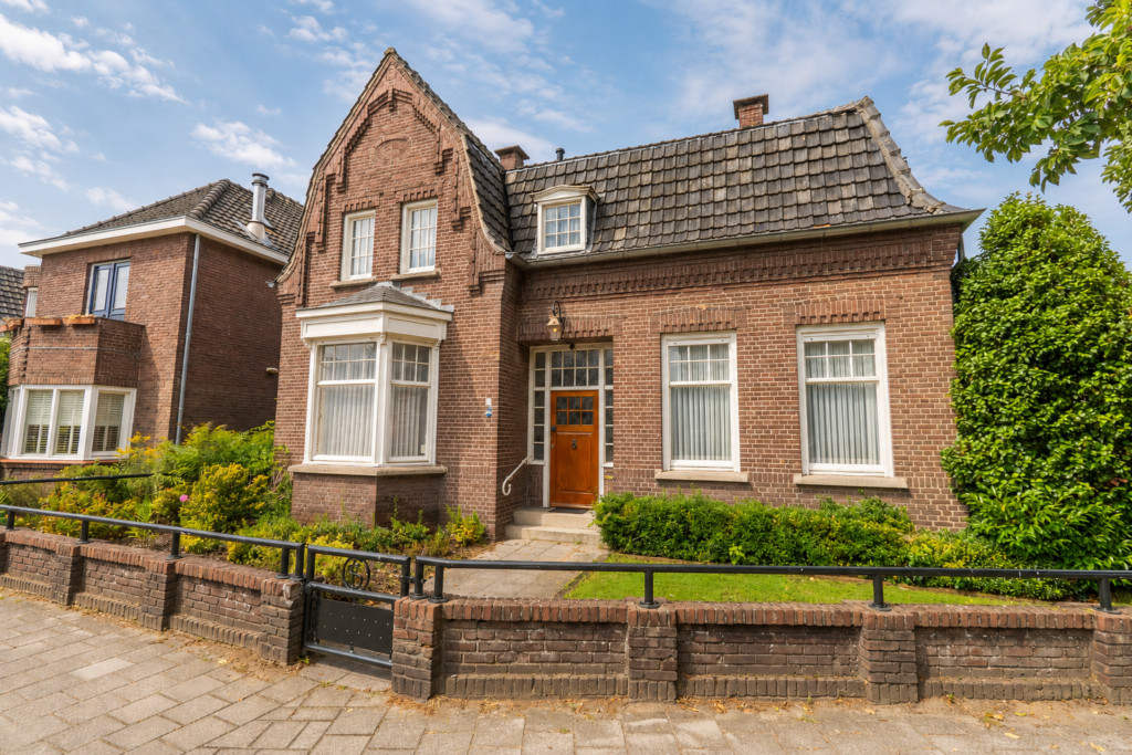 Vrijstaande woning te koop: Stationsweg 27, Venray
