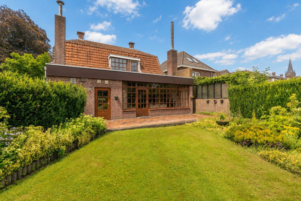 Vrijstaande woning te koop: Stationsweg 27, Venray