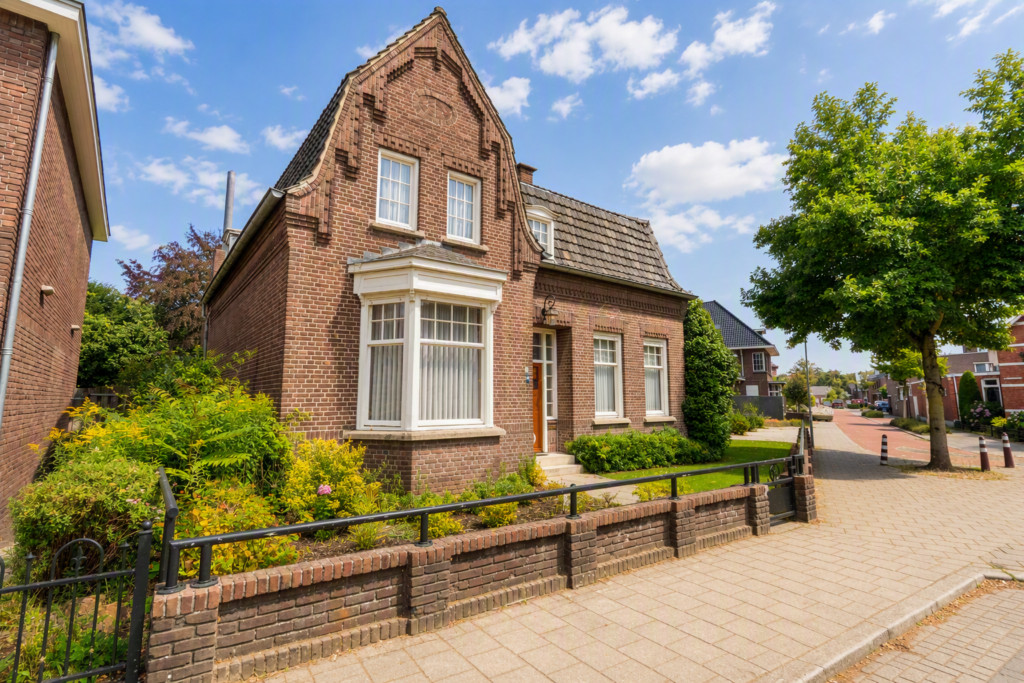 Vrijstaande woning te koop: Stationsweg 27, Venray