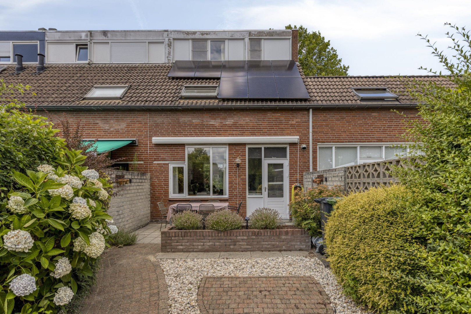 Tussenwoning te koop: Aronskelk 25, Venray