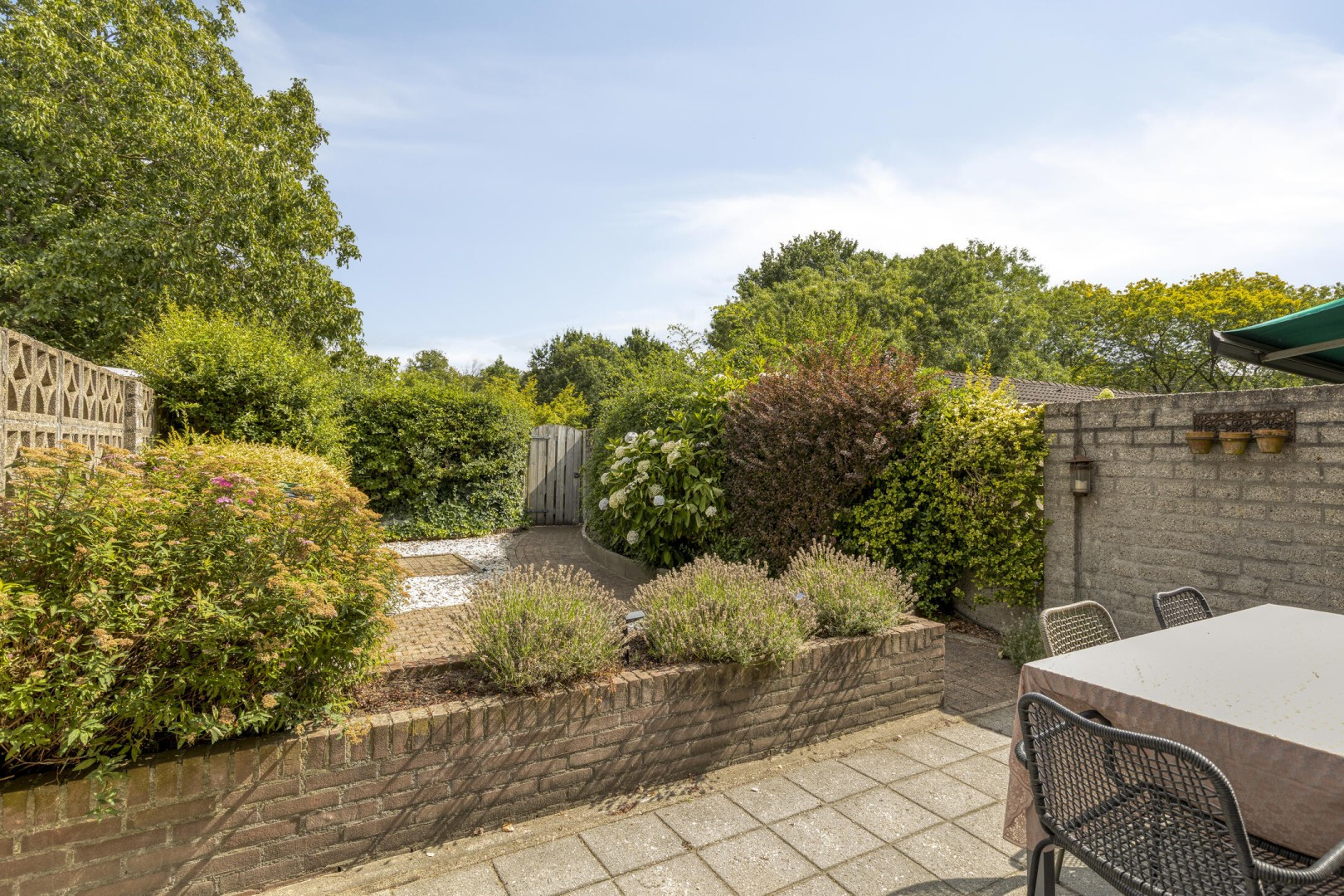 Tussenwoning te koop: Aronskelk 25, Venray