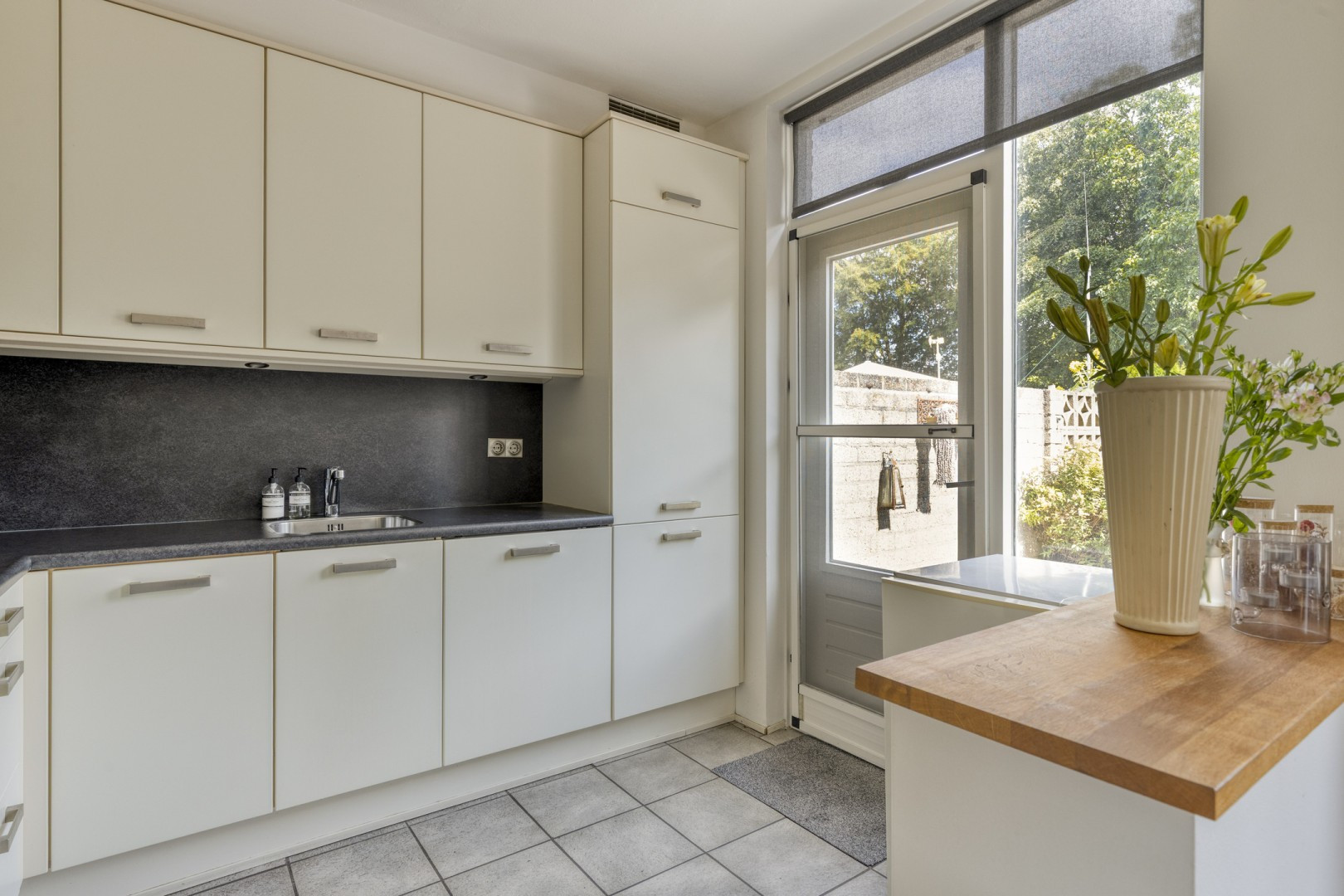 Tussenwoning te koop: Aronskelk 25, Venray