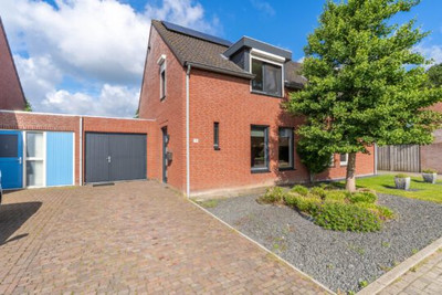 Rector Cremersstraat 11