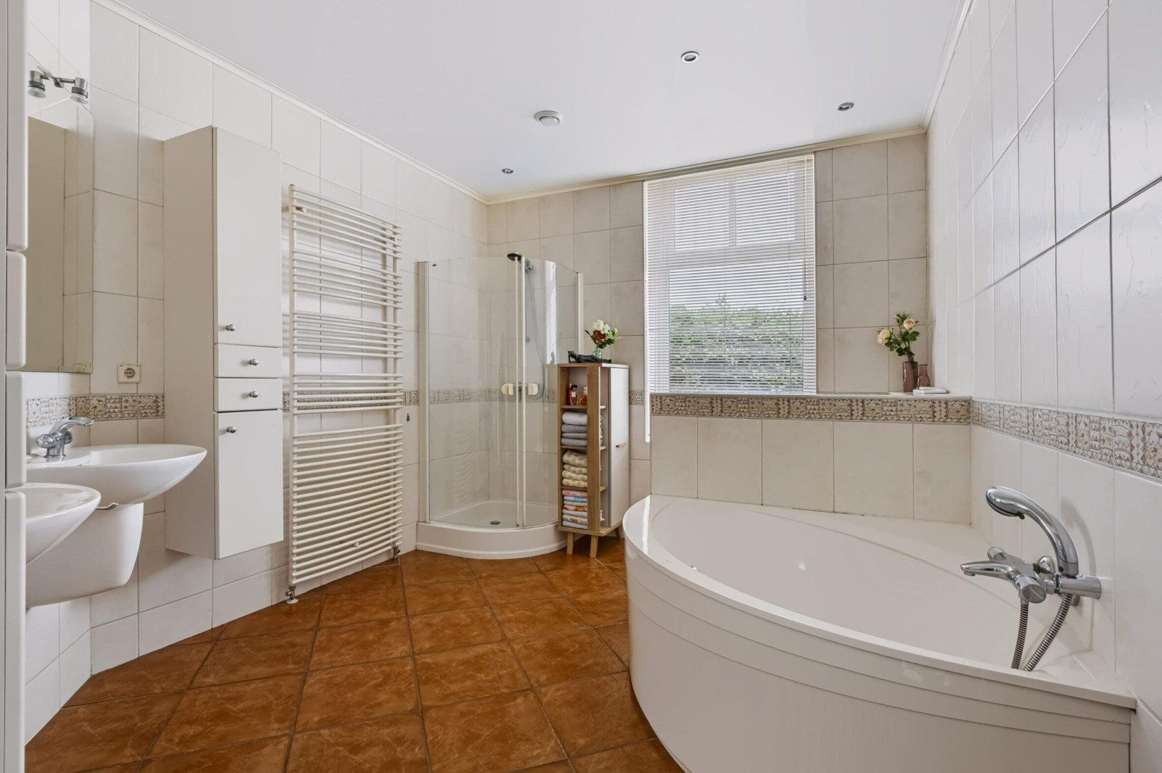 Vrijstaande woning te koop: Rijksweg 20, Bergen L
