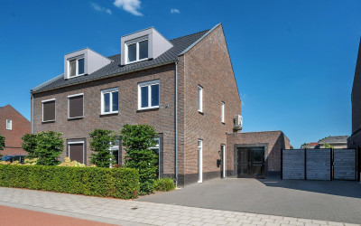 Bertus Aafjesstraat 31
