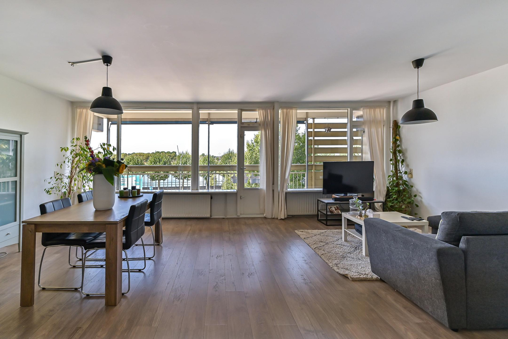 Appartement te koop: Maaskade 55, Venlo
