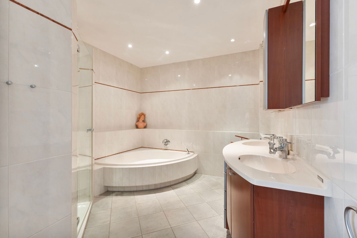 Tussenwoning te koop: Stalbergweg 226, Venlo