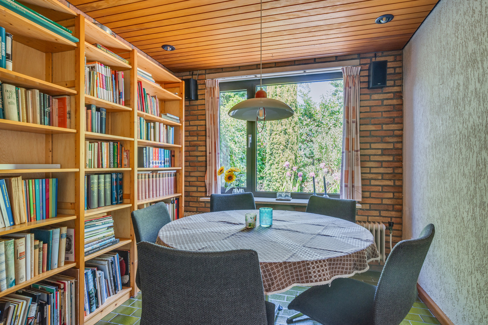 Tussenwoning te koop: Karel van Egmondstraat 21, Venlo