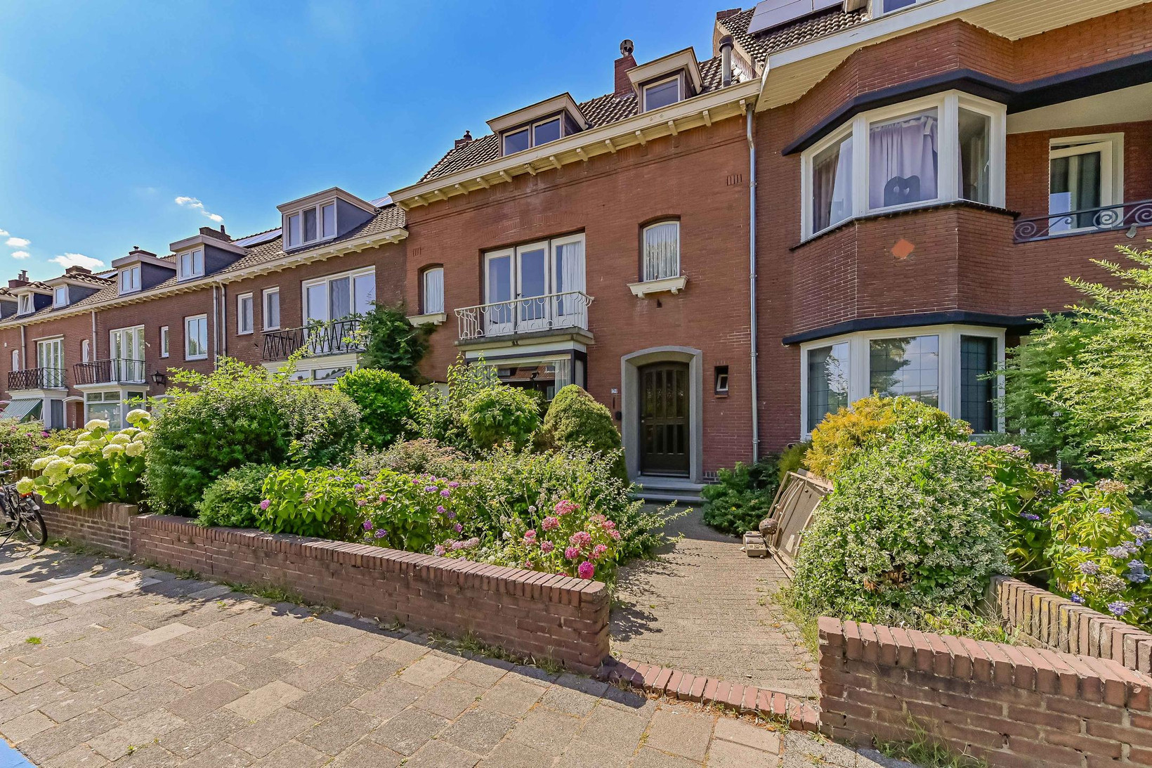 Tussenwoning te koop: Hertog Reinoudsingel 147, Venlo