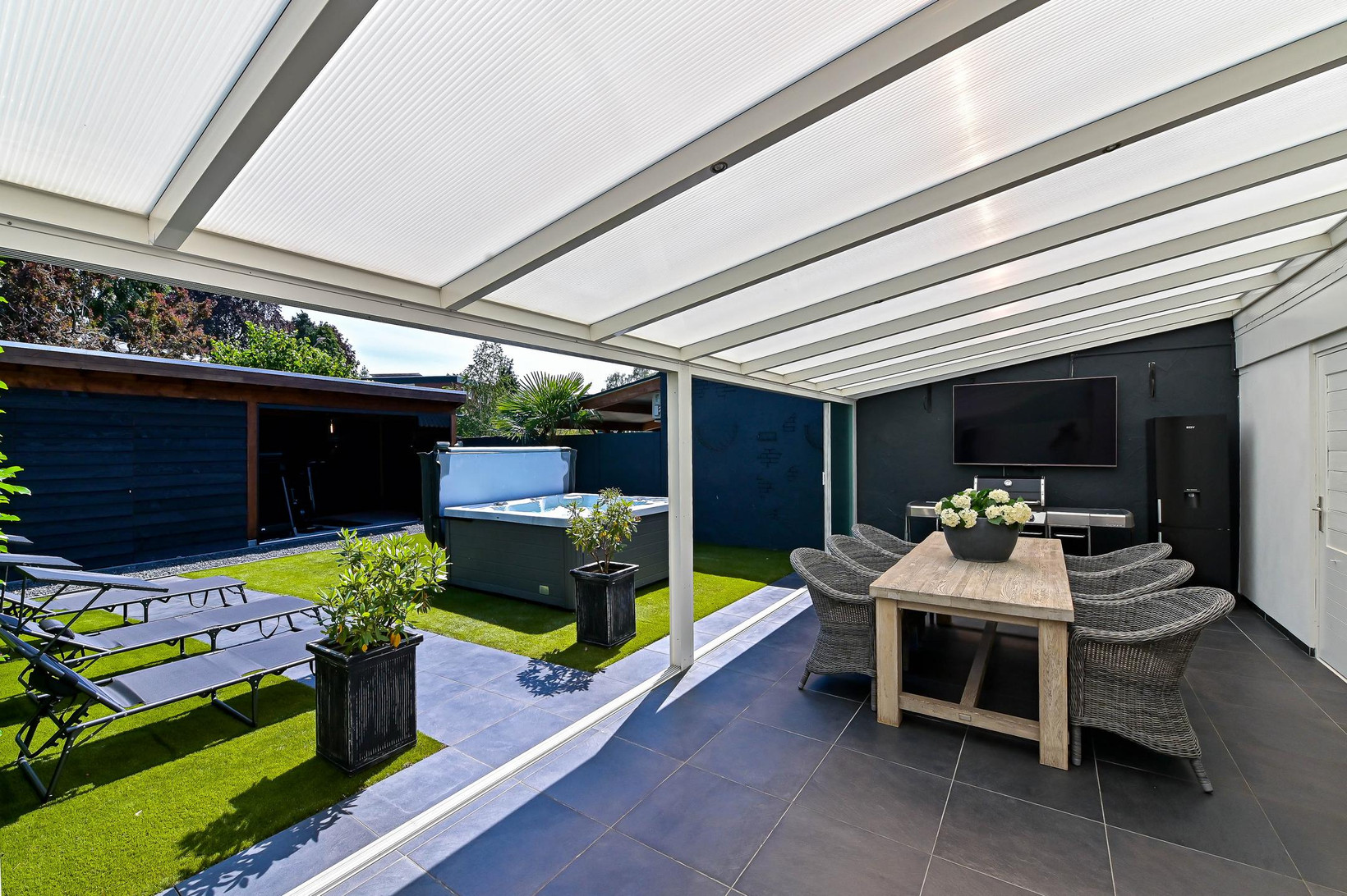 Tussenwoning te koop: Albert Schweitzerstraat 5, Venlo