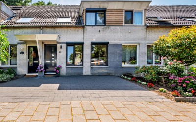 Kapelaan Nausstraat 25