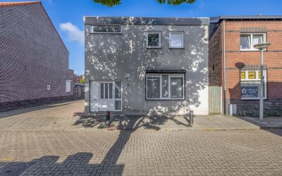 van Laerstraat 9