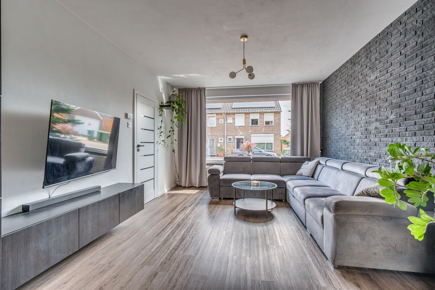 Tussenwoning te koop: Burgemeester Coenegrachtstraat 19, Venlo