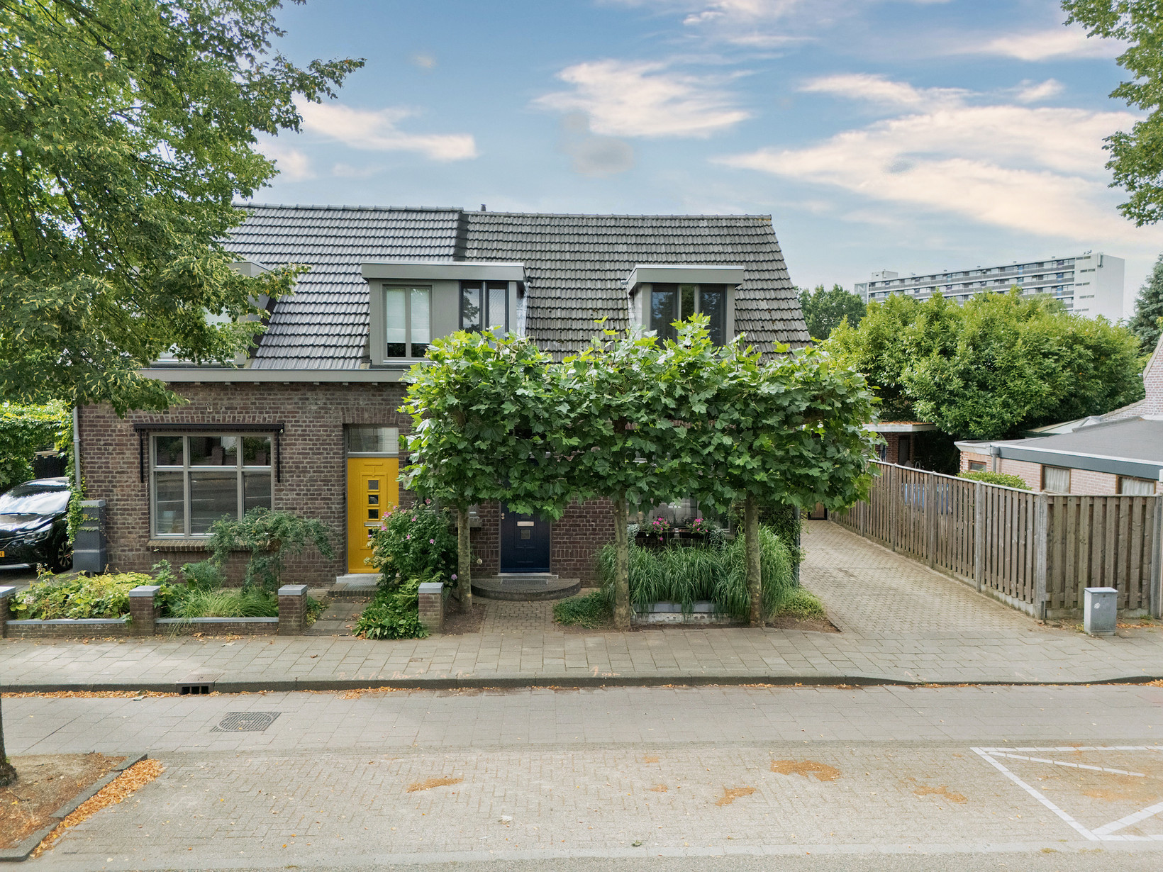 Twee-onder-één-kap te koop: Baarlosestraat 171, Venlo