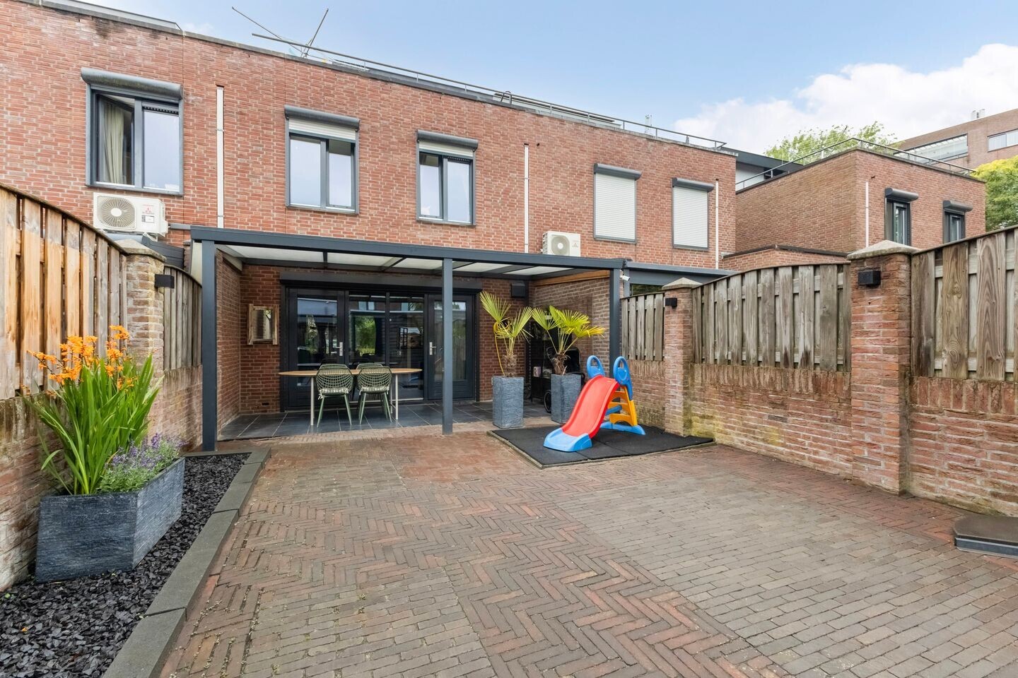 Tussenwoning te koop: Zonneveld 15, Venlo