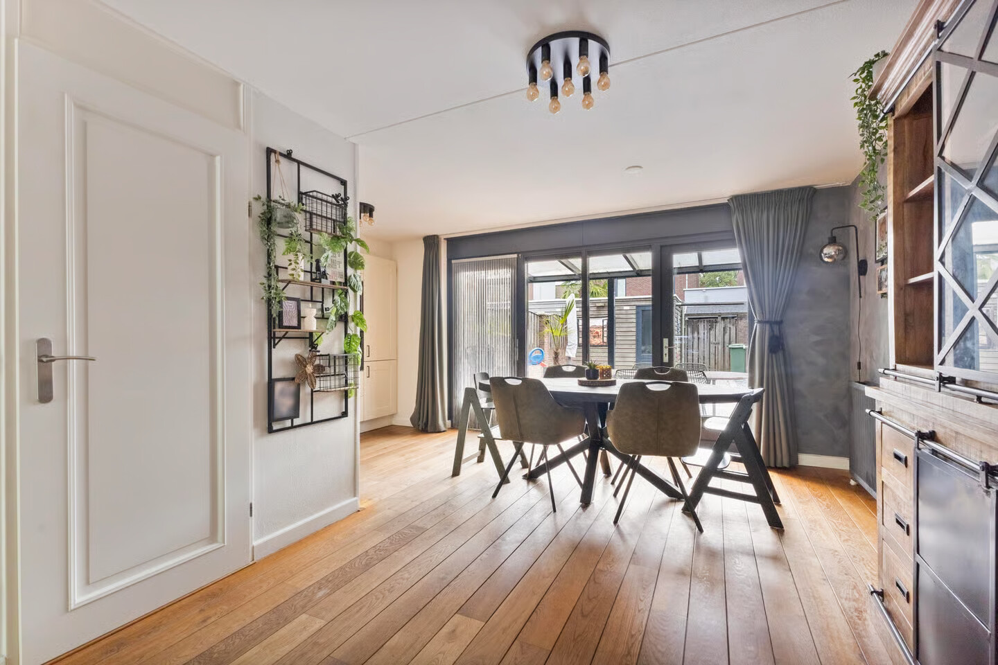 Tussenwoning te koop: Zonneveld 15, Venlo