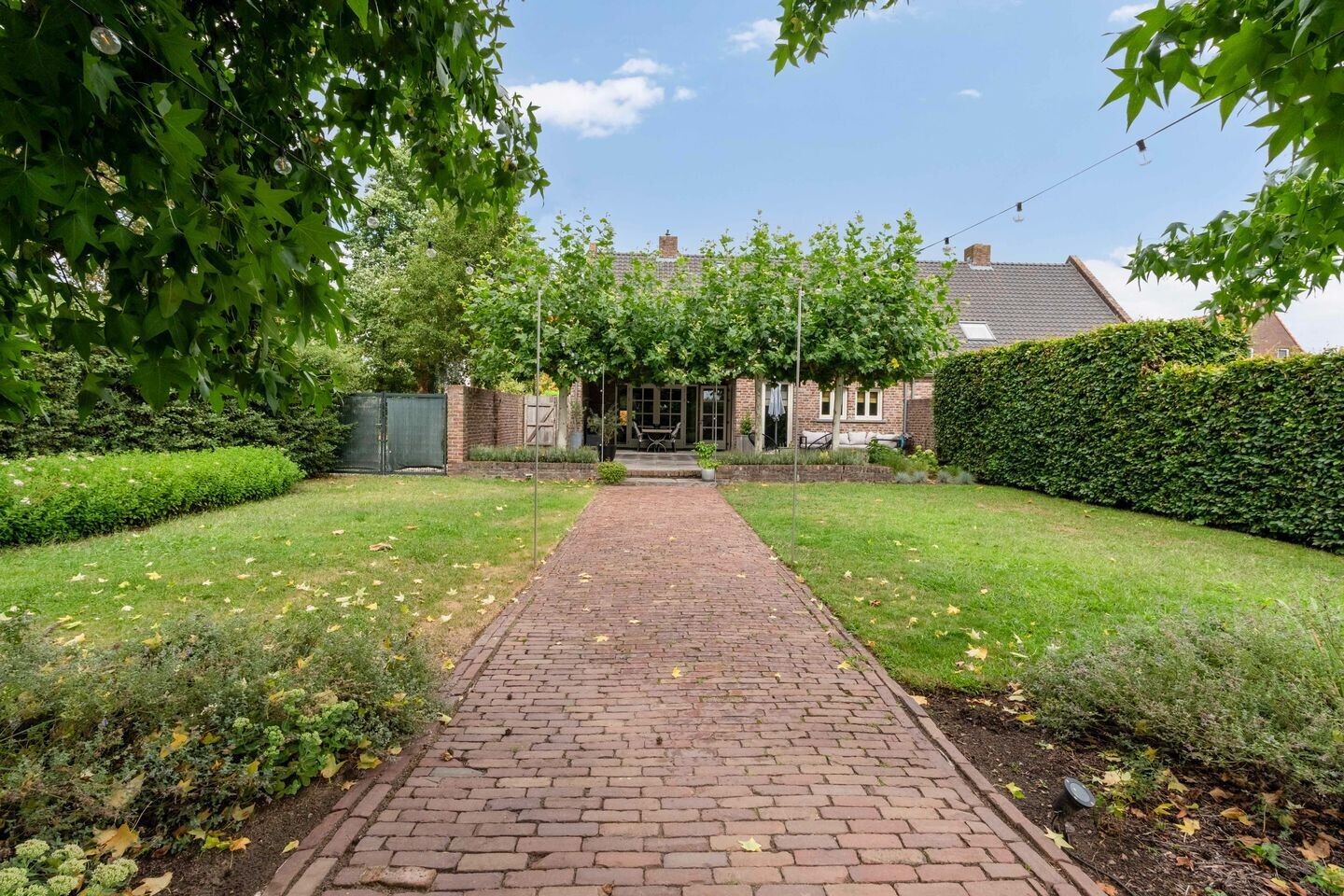 Twee-onder-één-kap te koop: Hoverhofweg 53, Venlo