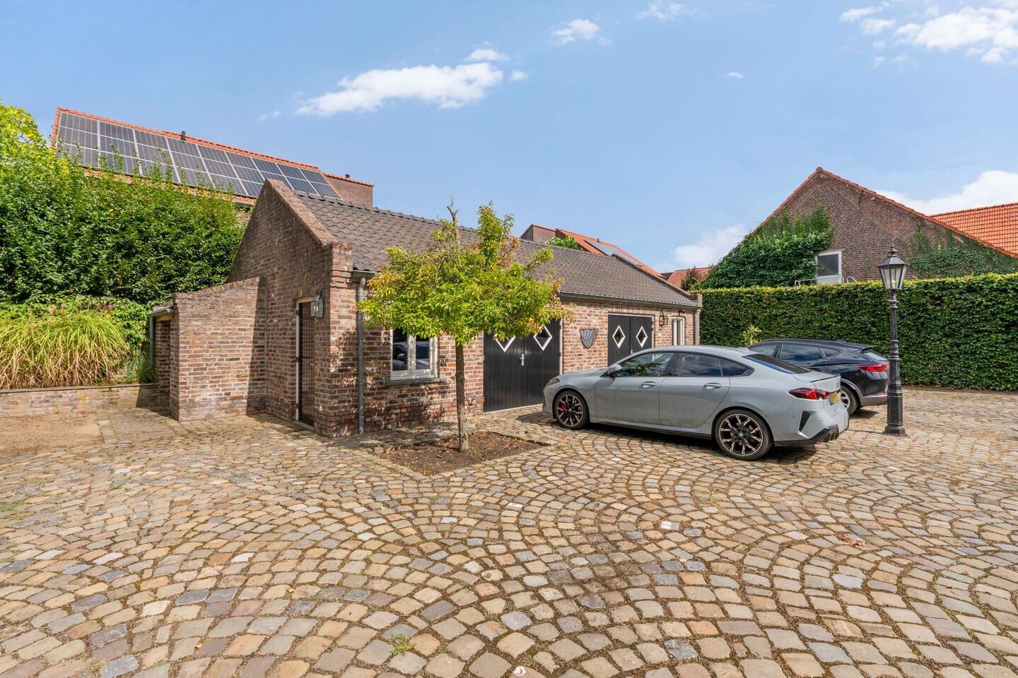 Twee-onder-één-kap te koop: Hoverhofweg 53, Venlo