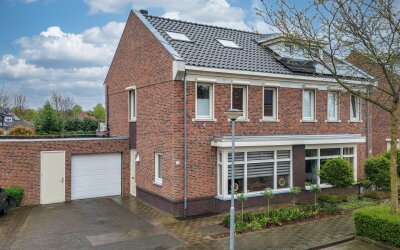 In het Veld 17