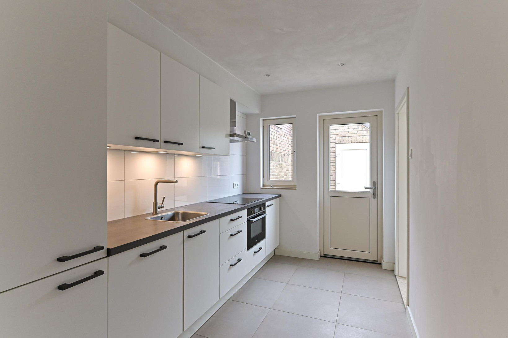 Tussenwoning te koop: Henri Hermansstraat 22, Tegelen