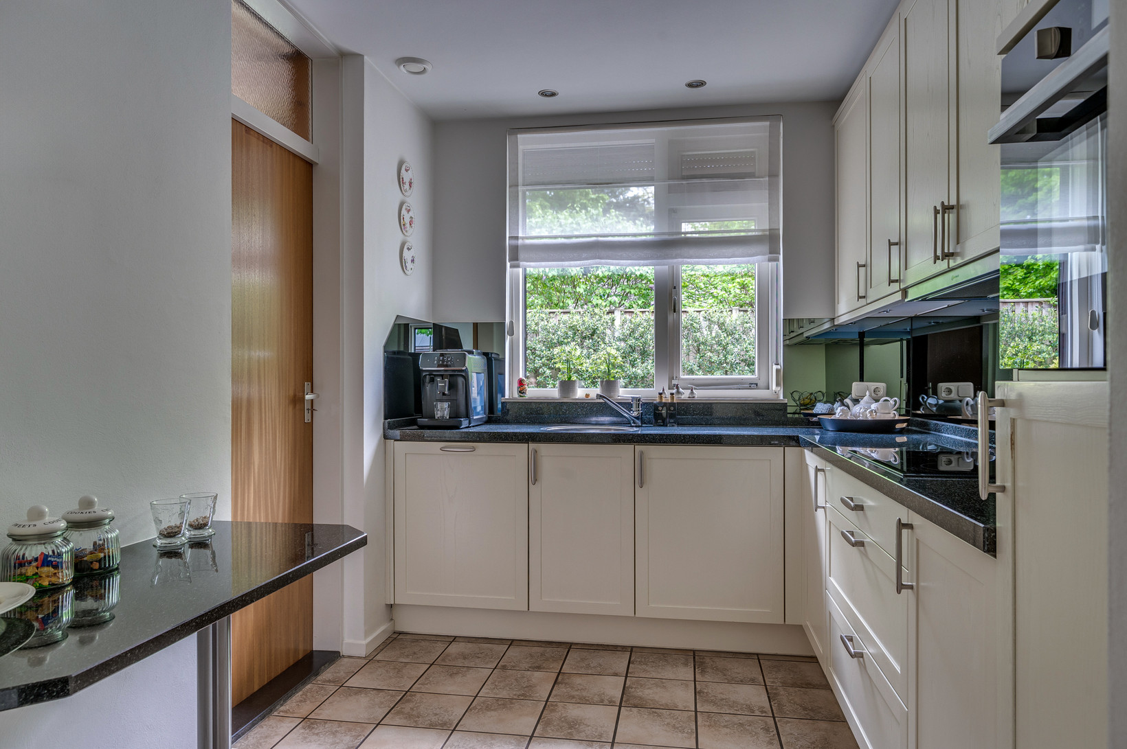Tussenwoning te koop: Hulsterweg 26, Tegelen