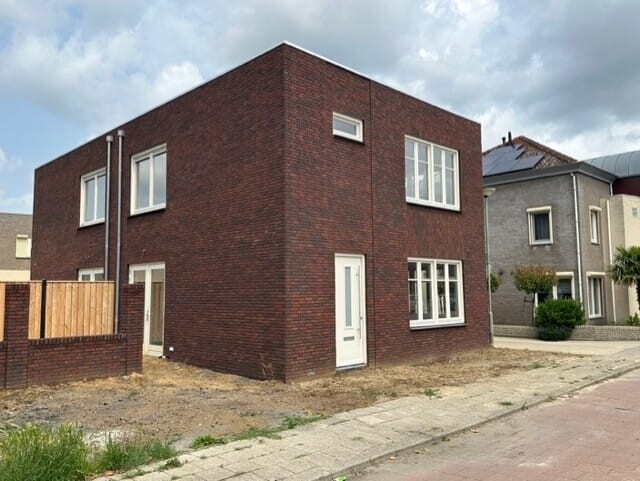 Twee-onder-één-kap te koop: Roermondseweg 160, Steyl
