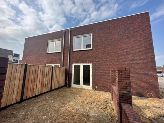 Twee-onder-één-kap te koop: Roermondseweg 160, Steyl