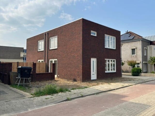 Twee-onder-één-kap te koop: Roermondseweg 160, Steyl