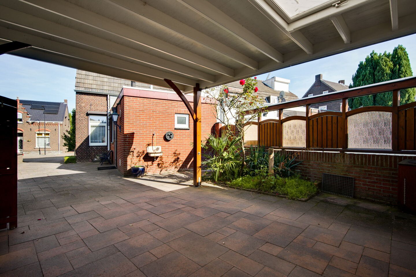 Hoekwoning te koop: Julianastraat 12, Reuver