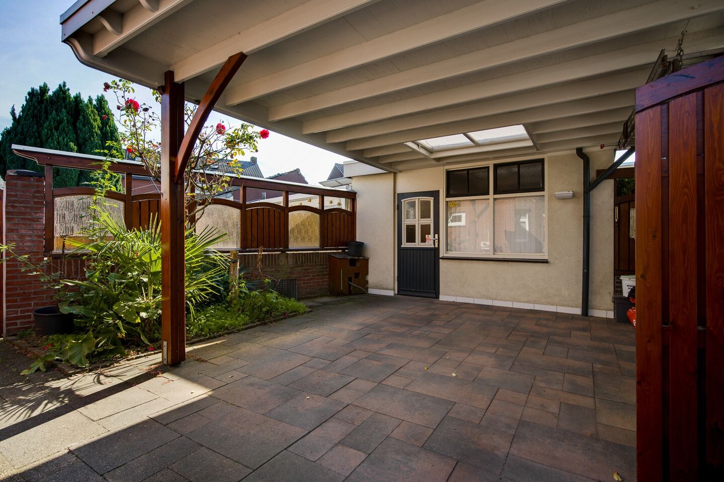 Hoekwoning te koop: Julianastraat 12, Reuver