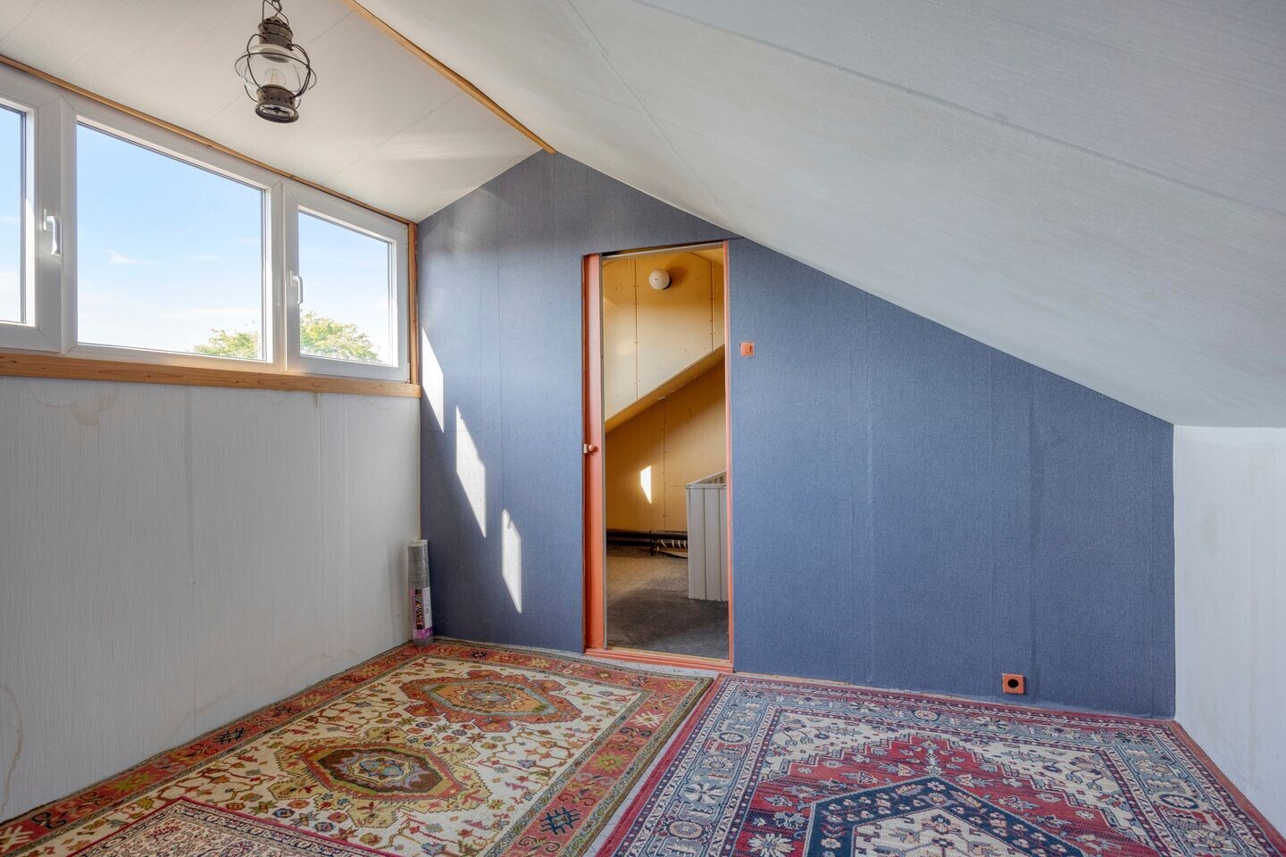 Tussenwoning te koop: van Goghstraat 12, Horst