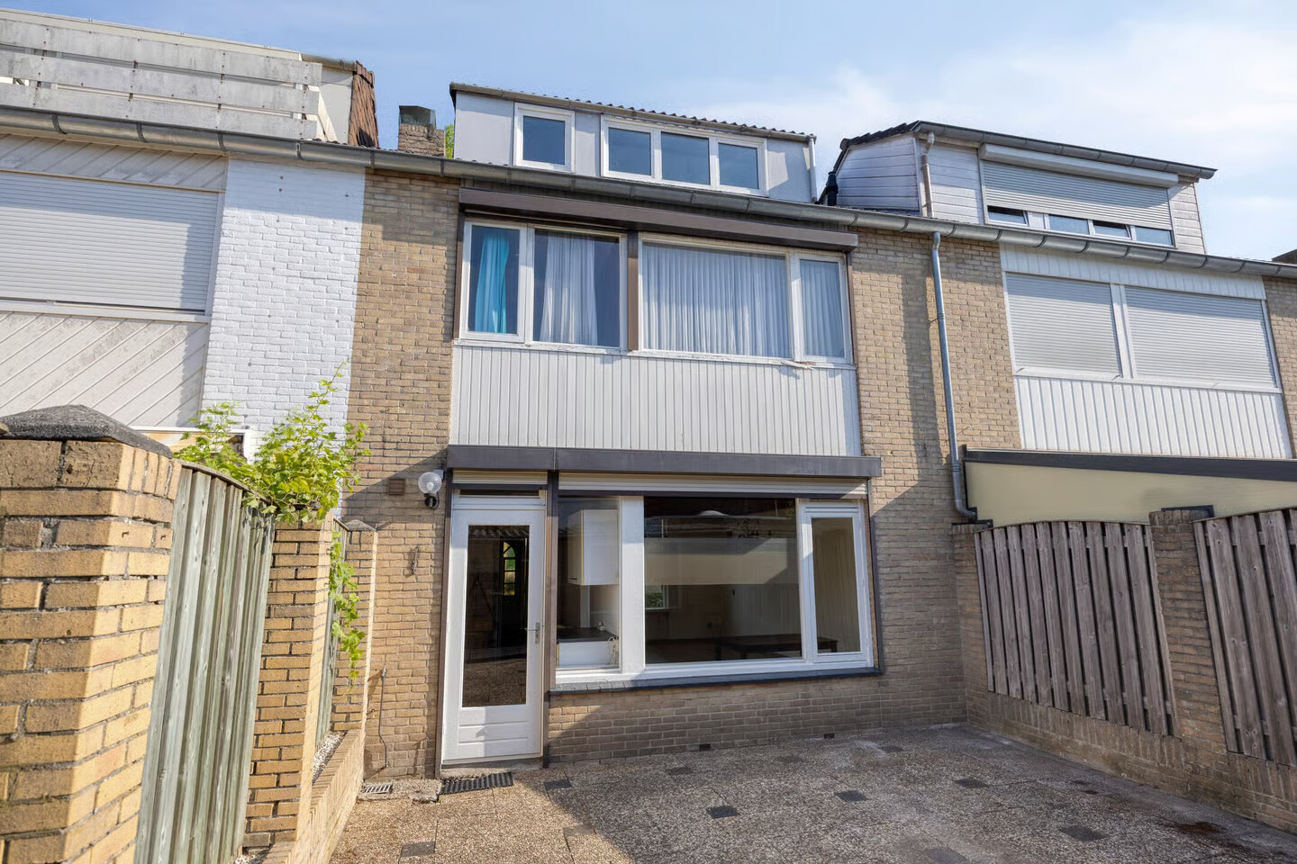 Tussenwoning te koop: van Goghstraat 12, Horst