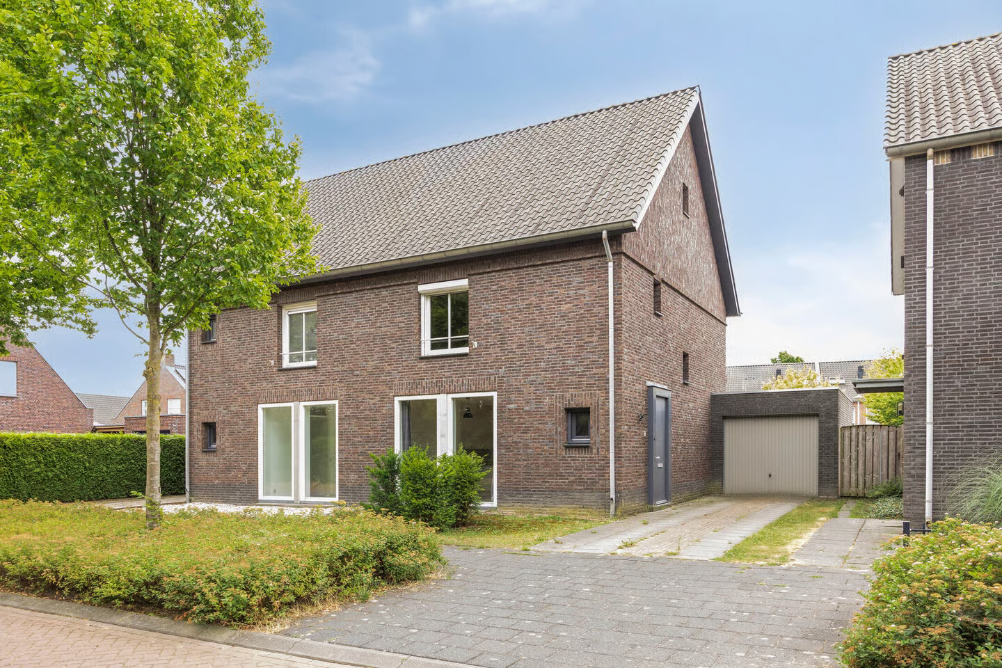 Twee-onder-één-kap te koop: Pieter Belsstraat 84, Horst