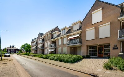 Helmesstraat 28